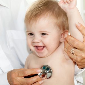 Pediatrzy rekomendują szczepienia przeciw grypie dzieci i młodzieży
