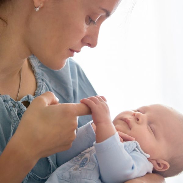 Płatny urlop rodzicielski sprzyja poprawie wskaźników szczepień małych dzieci...